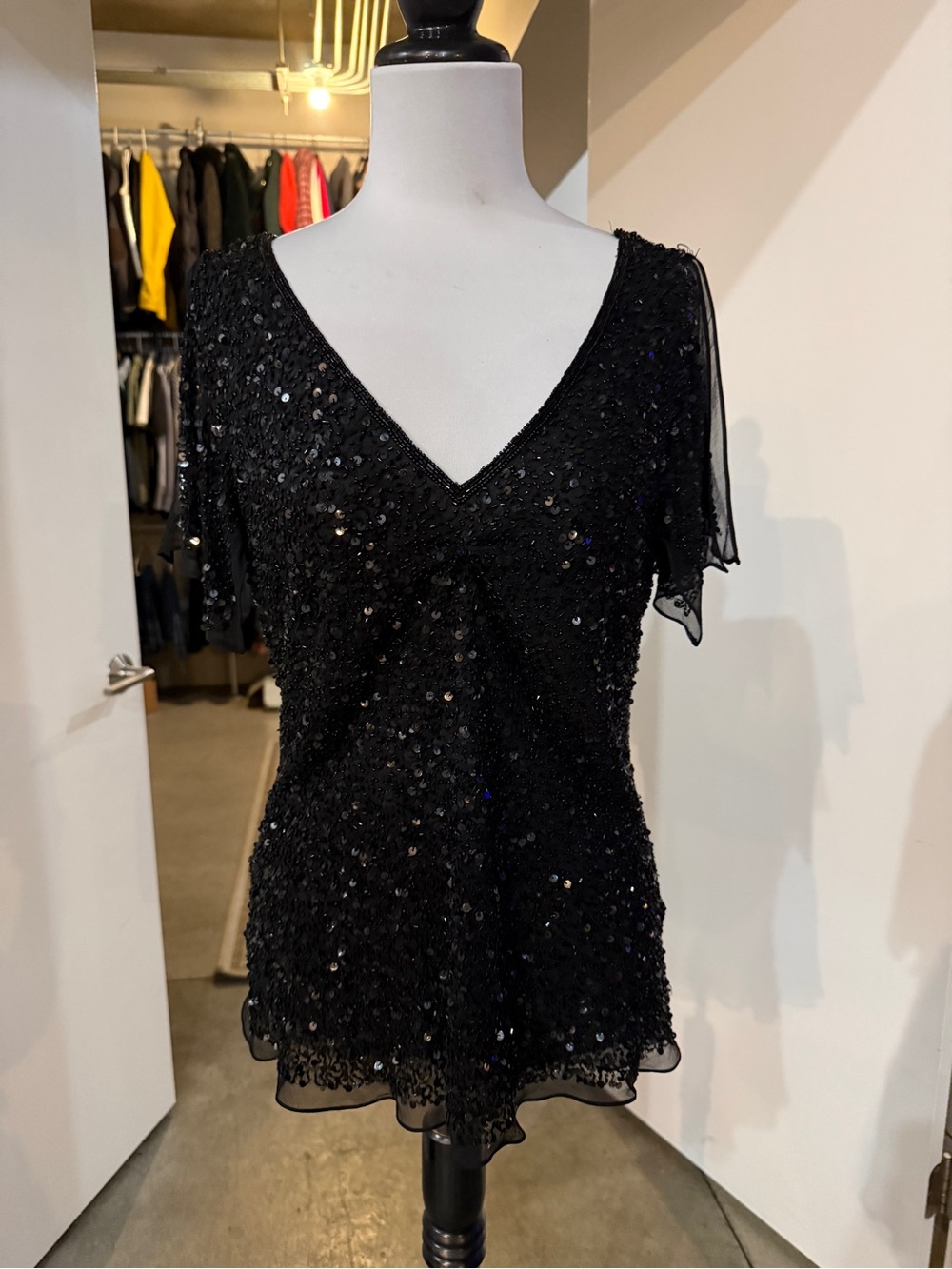 Adrianna Papell Black Sequin V-Neck Short Sleeve Top - Picture 4 of 5